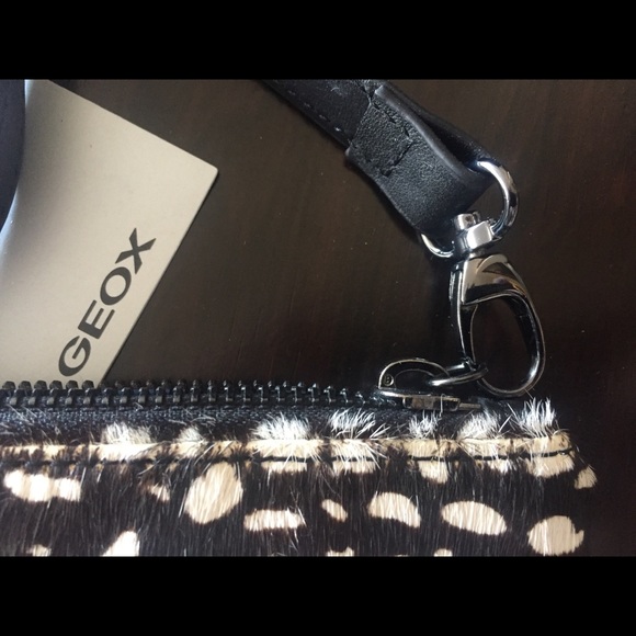 NWT GEOX b&w pochette clatch handbag - Picture 4 of 5